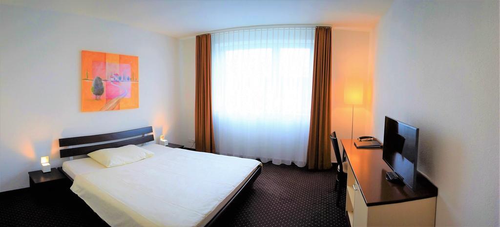 Motel Fehraltorf Uster Extérieur photo