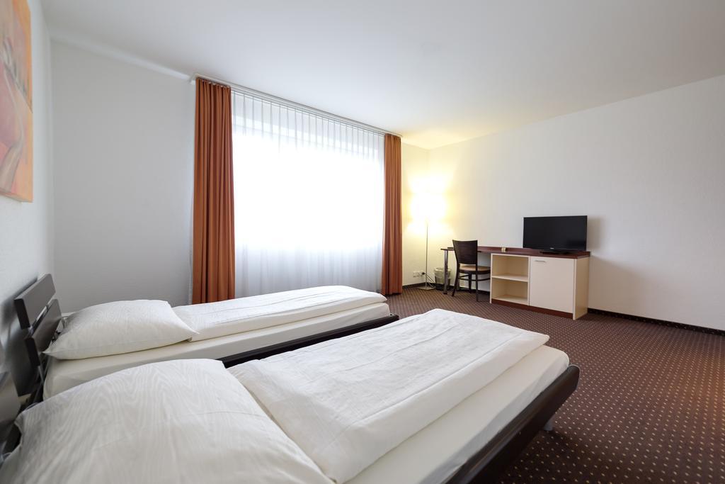 Motel Fehraltorf Uster Extérieur photo