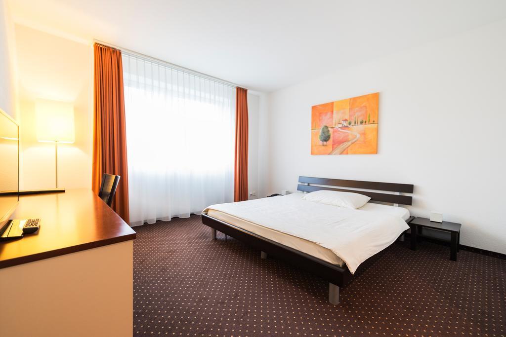 Motel Fehraltorf Uster Extérieur photo
