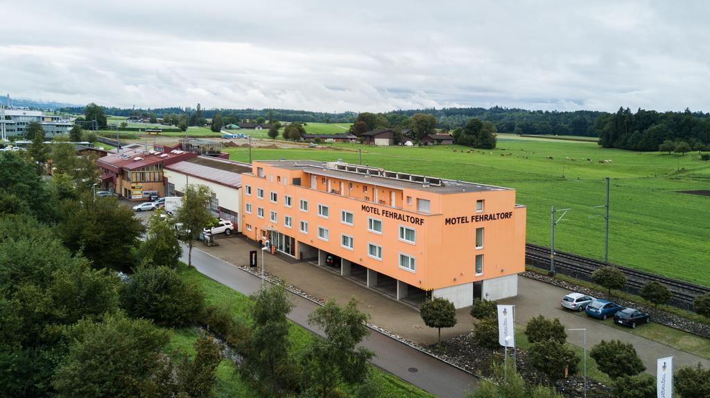 Motel Fehraltorf Uster Extérieur photo